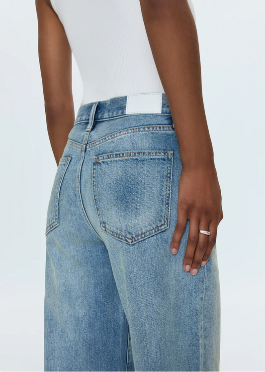 Hendrix High Rise Relaxed Jean in Apprentice Distressed