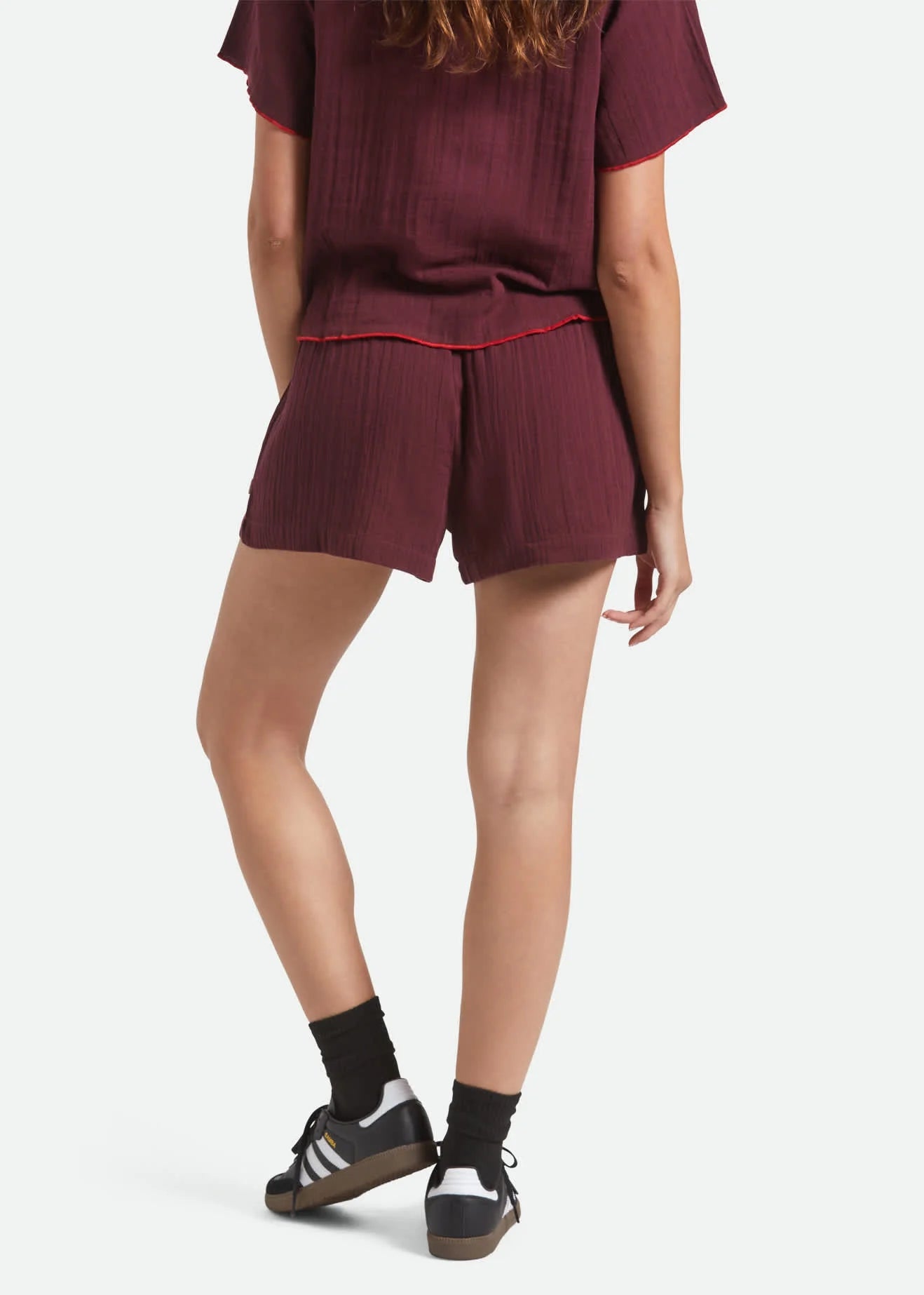 Wandering Tie Short in Port